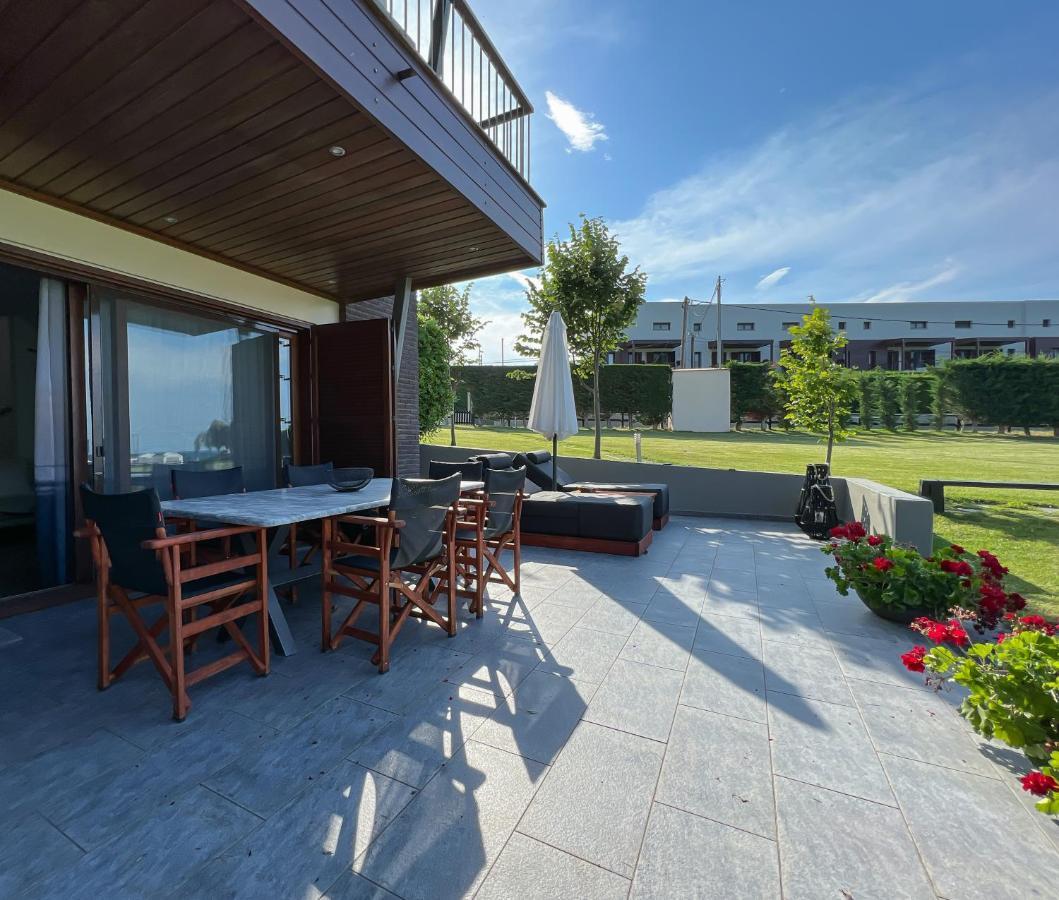 Heaven Luxury Villa Néa Róda Kültér fotó