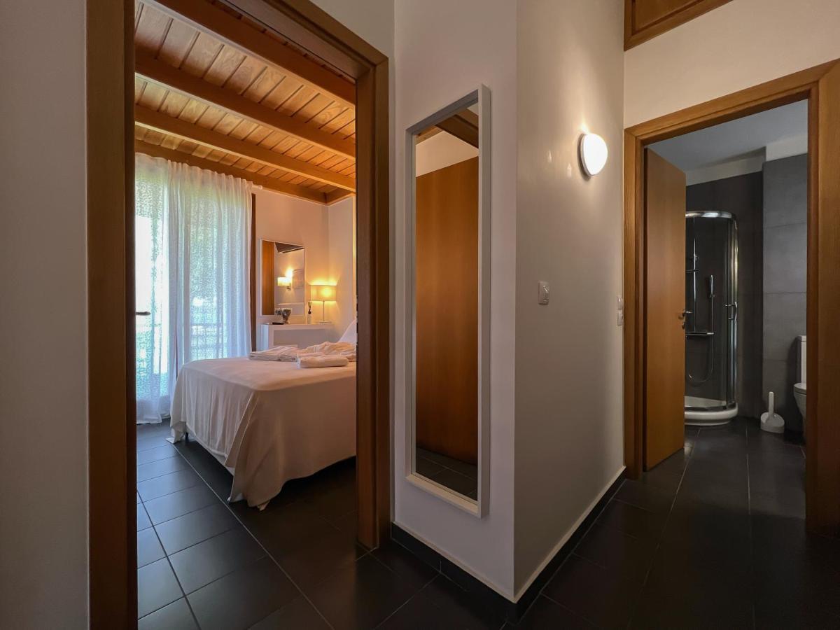Heaven Luxury Villa Néa Róda Kültér fotó