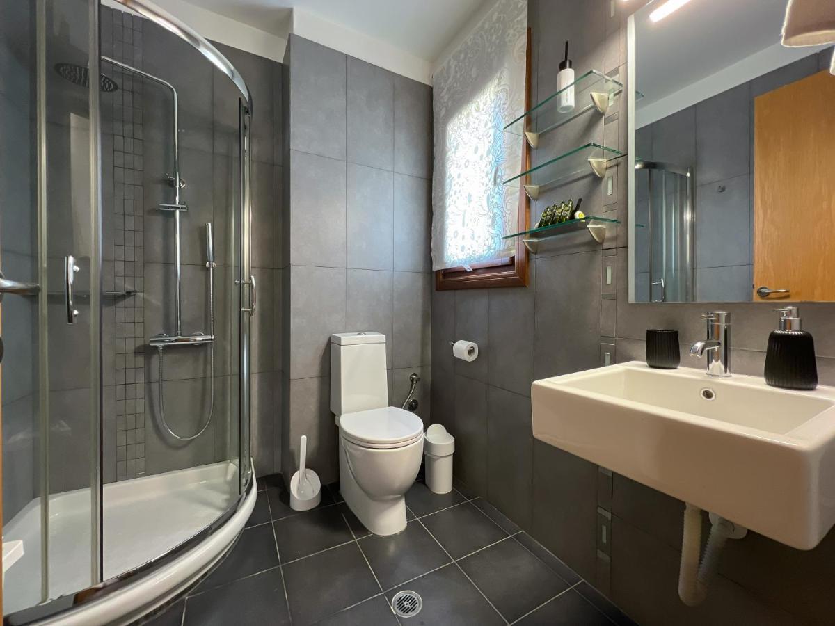 Heaven Luxury Villa Néa Róda Kültér fotó